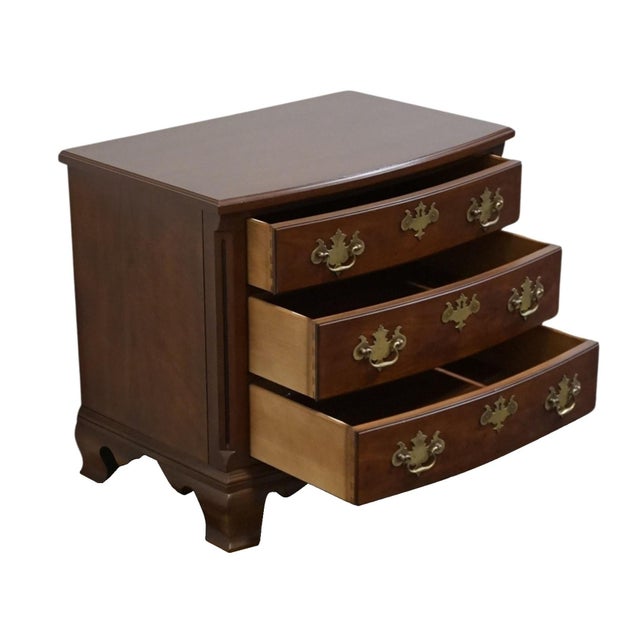 Late 20th Century Henredon Furniture Salem Collection Solid Mahogany Traditional Style 28" Three Nightstand 5501-06 For Sale In Kansas City - Image 6 of 13