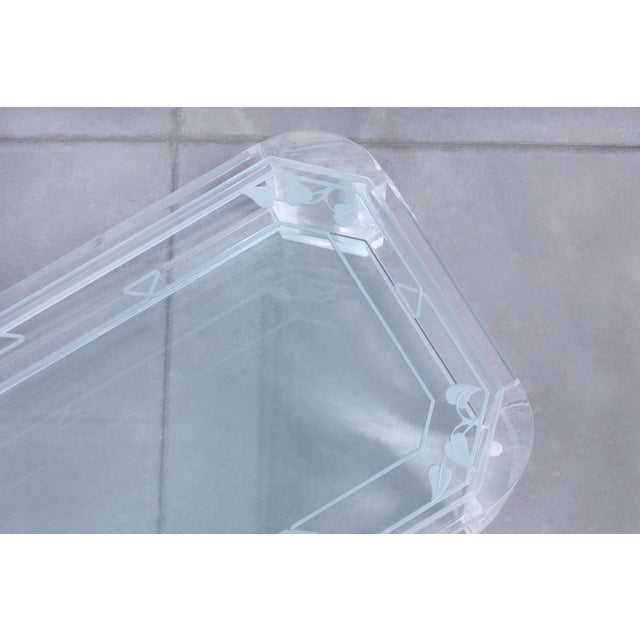 1980s Mid-Century Modern Two-Tiered Lucite Coffee Table by Les Prismatiques For Sale - Image 11 of 11