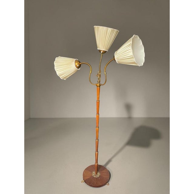Swedish Art Deco Brass and Teak Floor Lamp from Ystad-Metall, 1940s For Sale - Image 3 of 11