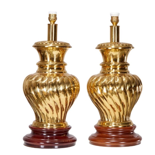 Pair of Hollywood Regency Style Brass Ginger Jar Lamps on Wood Bases For Sale - Image 4 of 4