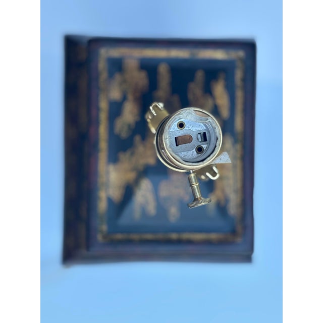 Chinoiserie Mid 20th Century Chinoiserie Styled Black and Gold Accent Table Lamp For Sale - Image 3 of 8