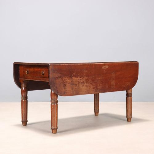 Side Table in Mahogany For Sale - Image 10 of 11