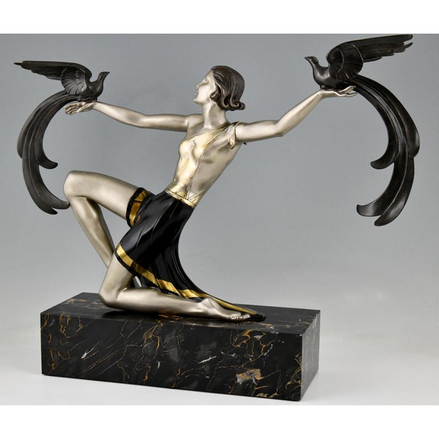 Art Deco Bronze Sculpture of a Lady with Birds of Paradise from G. Daverny, 1930 For Sale - Image 4 of 10
