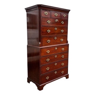 George II Chest of Drawers in Mahogany For Sale
