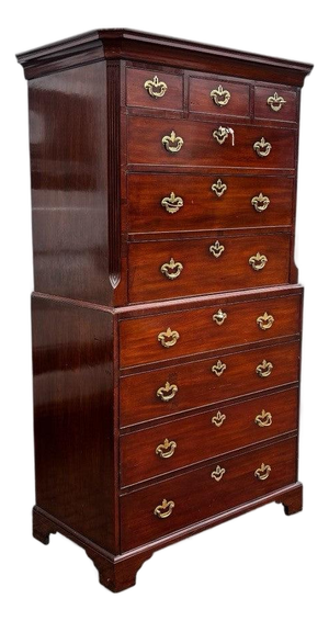 George II Chest of Drawers in Mahogany