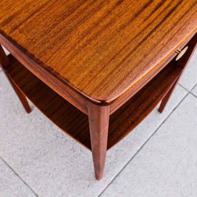 Restored 1960s Sapele Mahogany Upholstered King Headboard With Built-in Nightstands For Sale - Image 11 of 18