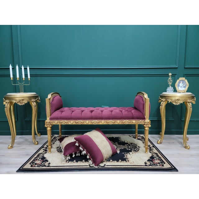 Maroon colored velvet provides a strong contrast against Aged gold on this stunning chaise lounge. Ornate flourishes and...
