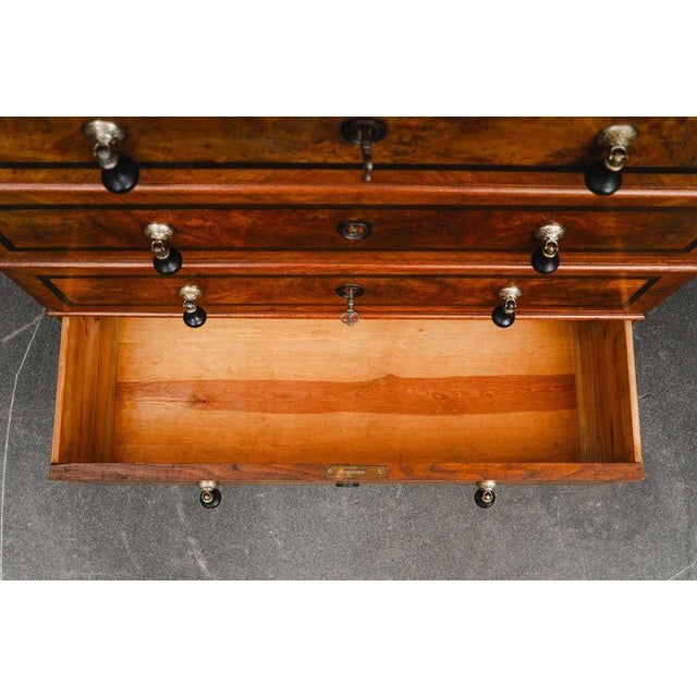 Mid-19th Century Biedermeier Chiffonier in Walnut For Sale - Image 12 of 17