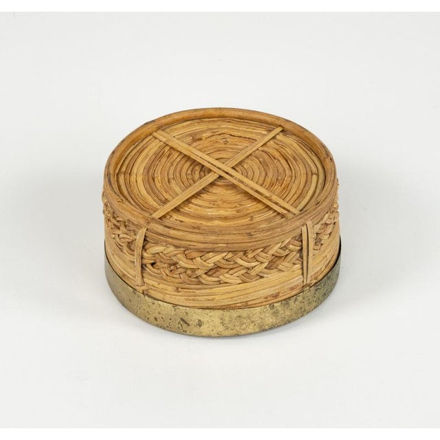 Mid-Century Modern Round Bowl in Rattan and Brass, 1970s For Sale - Image 9 of 11