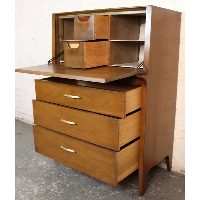 Drexel Mid 20th Century K12 Man's Chest by John Van Koert for Drexel 'Profile' Collection For Sale - Image 4 of 18