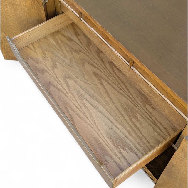 Mid 20th Century American of Martinsville Model 3114-15 Walnut Sideboard Buffet, 1950s Mid-Century Modern Credenza For Sale - Image 5 of 18