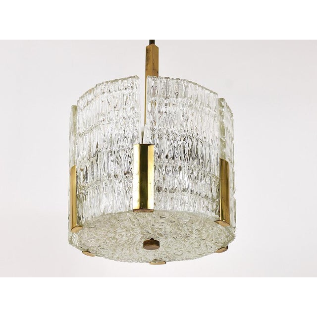 Austrian Tambour Drum Chandelier in Brass and Textured Ice Glass by J. T. Kalmar for Kalmar, 1960s For Sale - Image 18 of 18