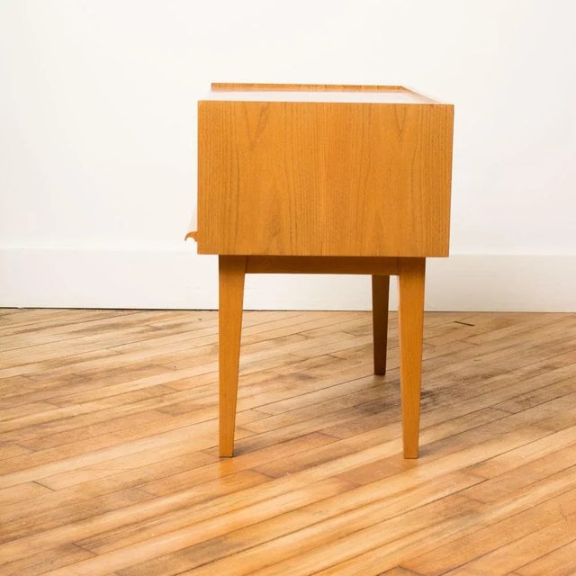 Mid-Century Modern 1950s Russel Wright Mid Century Modern One Drawer Nightstand For Sale - Image 3 of 6