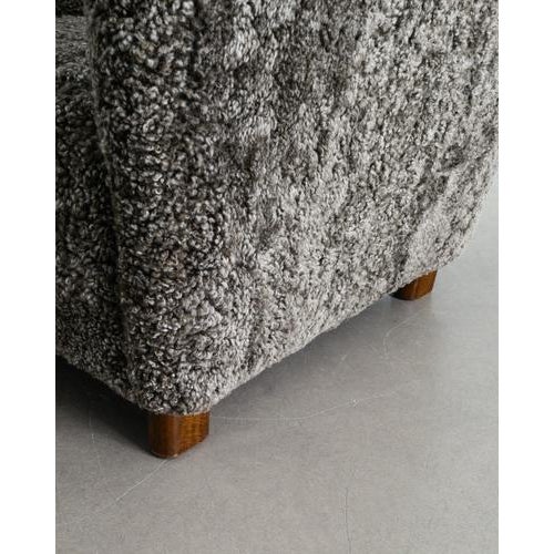 1940s Danish Mid-Century High Wingback Armchair in Sheepskin from Fritz Hansen Denmark, 1940s For Sale - Image 5 of 7