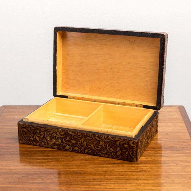 1950s 1950s Fighting Matador Embossed Leather Box For Sale - Image 5 of 9