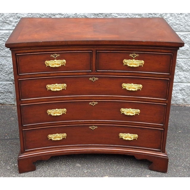 Mid 20th Century Federal Style Recessed Front Mahogany Five-Drawer Chest For Sale - Image 12 of 18