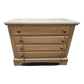 1990s Bernhardt Oak 4-Drawer Bachelor's Chest Dresser With Stone Top For Sale