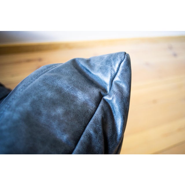 This Togo has been reupholstered with new foam and high-quality new fabric, keeping its inner structure giving the item...