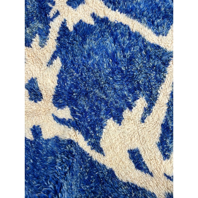 Blue and Ivory Hand-Knotted Moroccan Mrirt Rug, 2010s For Sale - Image 12 of 12