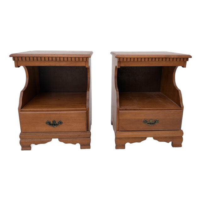 Vintage Early American Colonial Solid Maple Open Cabinet Nightstands Set of 2 For Sale