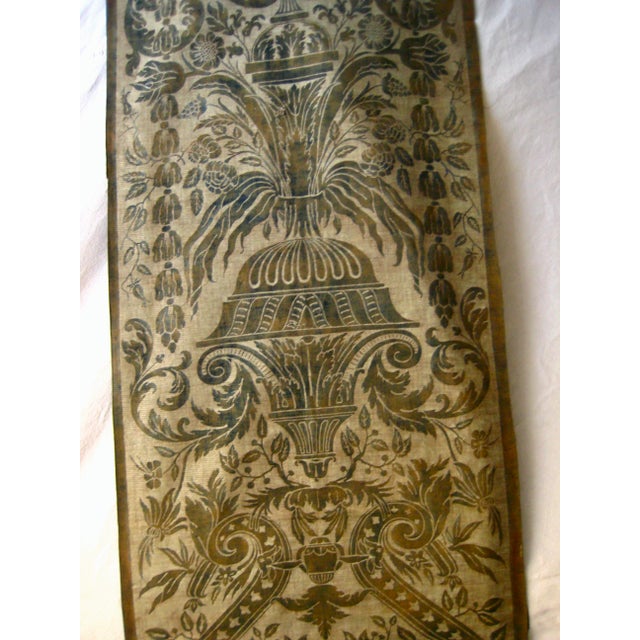 A perfect example of the excellence of the early Fortuny pieces in their coloring and designs , those pieces always unique...