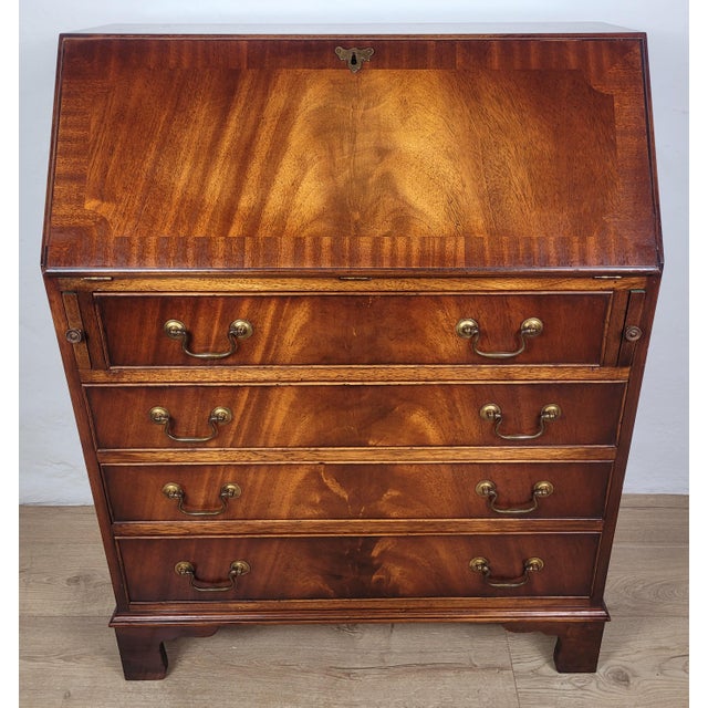 Vintage Writing Bureau Desk in Leather and Mahogany, 1960s For Sale - Image 18 of 18
