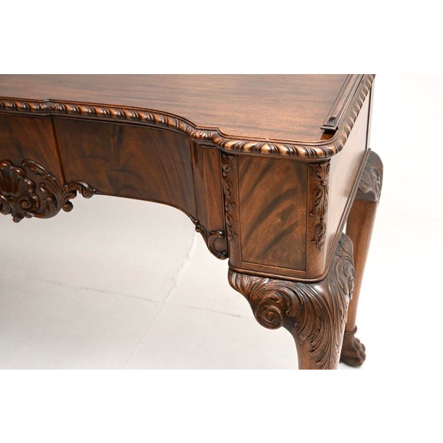 Brown Antique Queen Anne Console Table by Hille, 1920 For Sale - Image 8 of 10