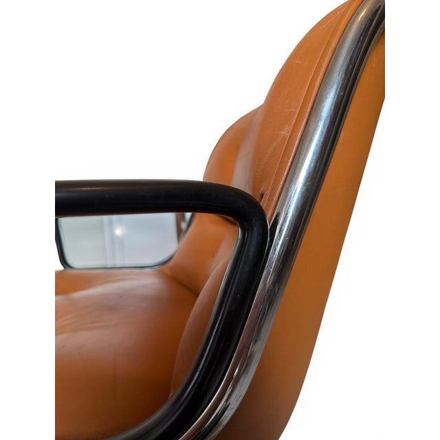 Vintage Camel Leather Executive Chairs by Charles Pollock for Knoll, 1970s, Set of 2 For Sale - Image 9 of 12