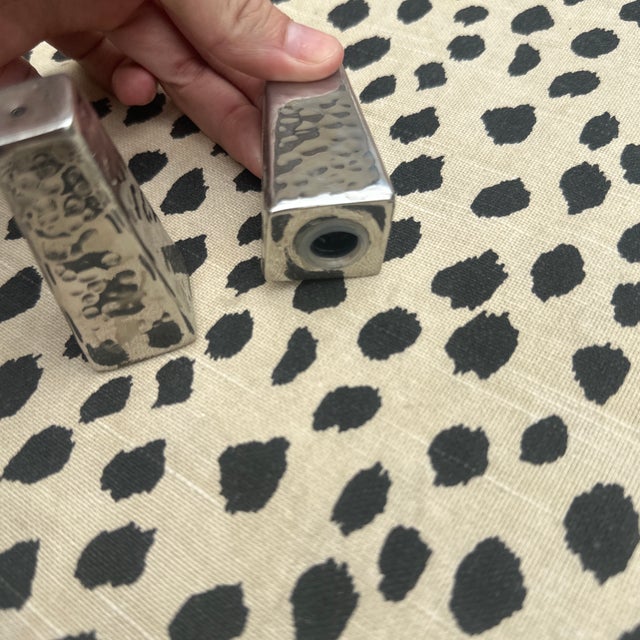 Silver Pair of Silver-Tone Metal Geometric Salt and Pepper Shakers For Sale - Image 8 of 8