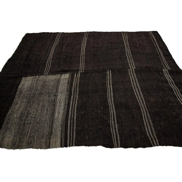 Contemporary 1960s Vintage Gray & Black Kilim Rug- 7′8″ × 9′6″ For Sale - Image 3 of 7