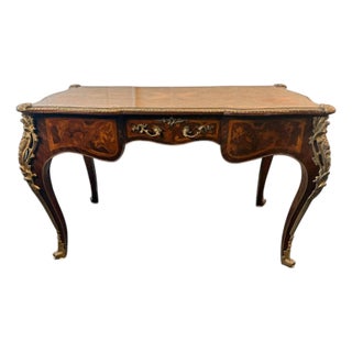 1940s Louis XV Style Inlaid Writing Desk With Ormolu Mounts & Marquetry Top (French Style Bureau Plat) For Sale