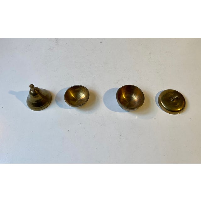 Mid-Century Pear and Apple Lidded Jars in Brass, 1970s, Set of 2 For Sale - Image 4 of 8