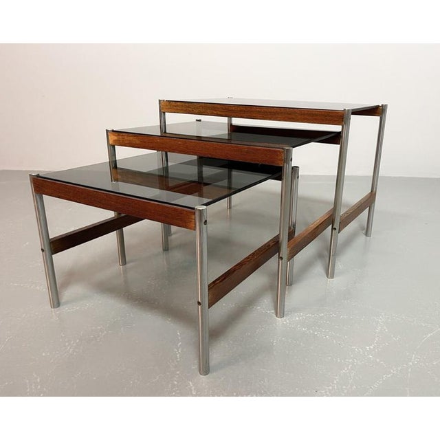Fristho Dutch Nesting Tables in Smoked Glass Top, Wenge & Chrome from Fristho, 1960s, Set of 3 For Sale - Image 4 of 14