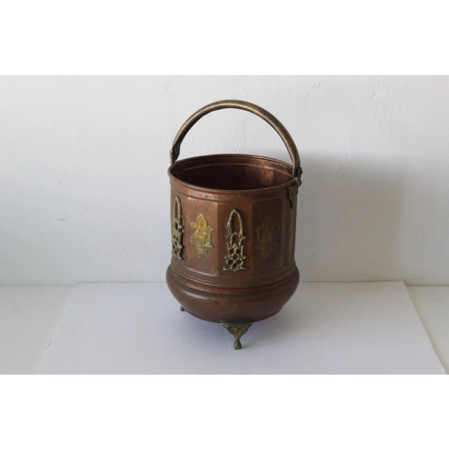 Moroccan Vintage Mid Century Hand Crafted Moroccan Copper Brass Decorative Bucket Pail Planter With Handle Footed For Sale - Image 3 of 12