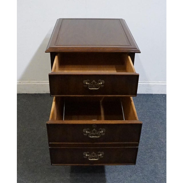 Late 20th Century Sligh Furniture Solid Mahogany Traditional Style 22" File Cabinet For Sale - Image 5 of 12