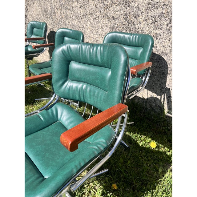1970s Mid-Century Modern Swivel Wire Chairs with Wooden Armrests, 1970s, Set of 2 For Sale - Image 5 of 18
