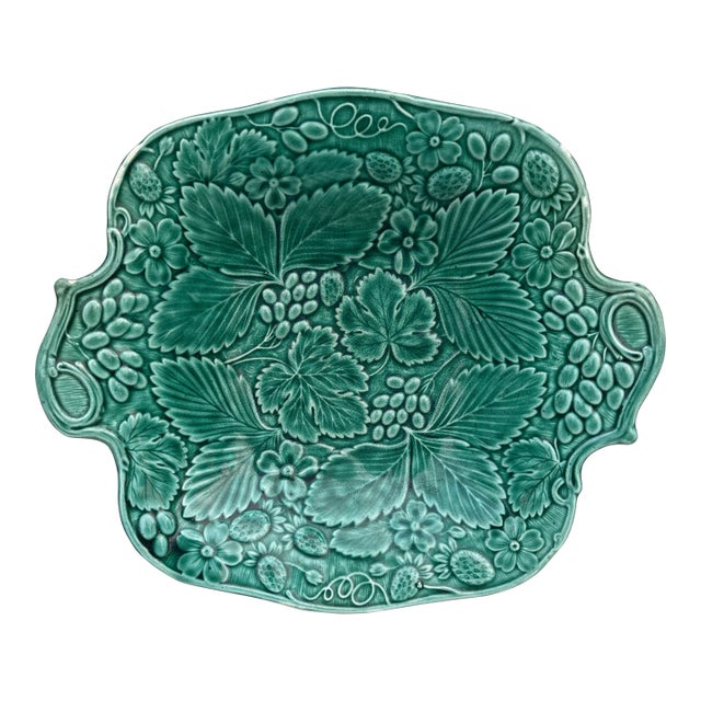 19th Century English Green Majolica Strawberry Platter For Sale