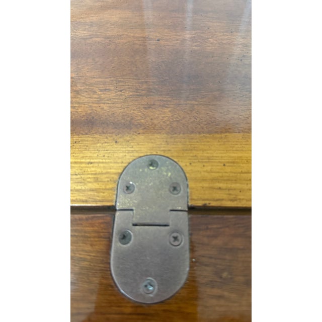 1990s Thomasville Folding Butler’s Tray Coffee Table With Gallery Sides & Crossbanded Veneer Top For Sale - Image 10 of 14