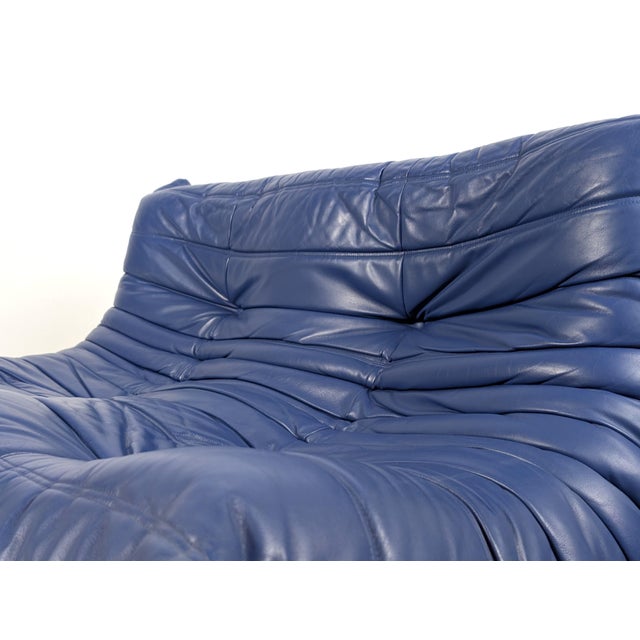 1980s Vintage French Togo Sofa in Blue Leather by Michel Ducaroy for Ligne Roset, 1980s For Sale - Image 5 of 12