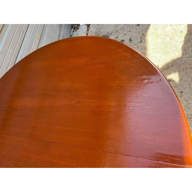 Mid 20th Century Mid Century Teak Extension Round Dining Table With 2 Leaves. For Sale - Image 5 of 11