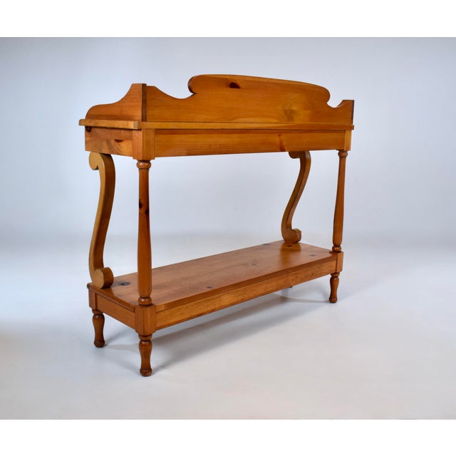 Lane Museum of American Folk Art, Authentic Reproduction Pine Console Table For Sale In Philadelphia - Image 6 of 16