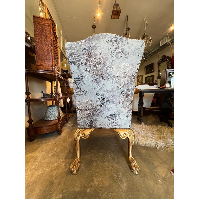 French Early 20th Century Pair of French Style Gold-Gilded Armchairs For Sale - Image 3 of 8