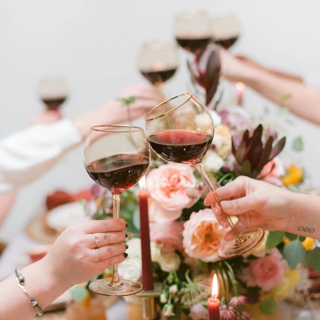 Set of 4 white wine goblets in Oro with gold rim. Sleek stem, bulbous mouth, 16 oz. Radiant golden tones bring warmth and...