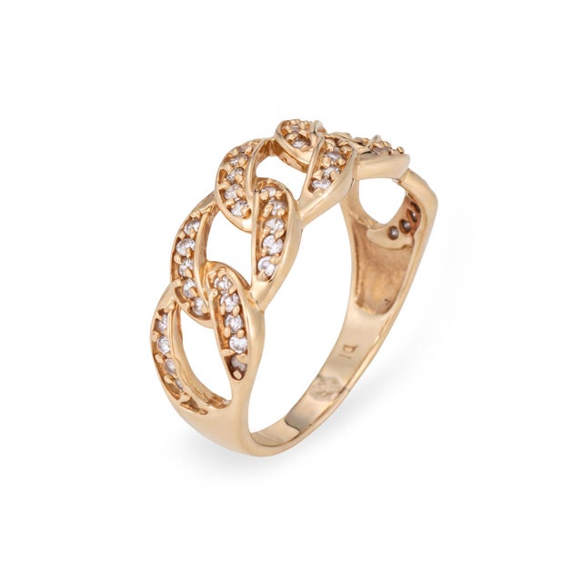 Stylish vintage curb link ring crafted in 14k yellow gold (circa 1990s). 50 diamonds total an estimated 0.25 carats...