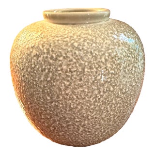 Hyalyn VTG Art Pottery Vase #255 Light Grey Speckle Glaze Planter Vase For Sale