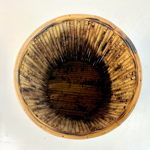 1970s Vintage Chinoiserie Boho Chic Coastal Scorched Burnt Bamboo Reed Hamper For Sale - Image 12 of 15