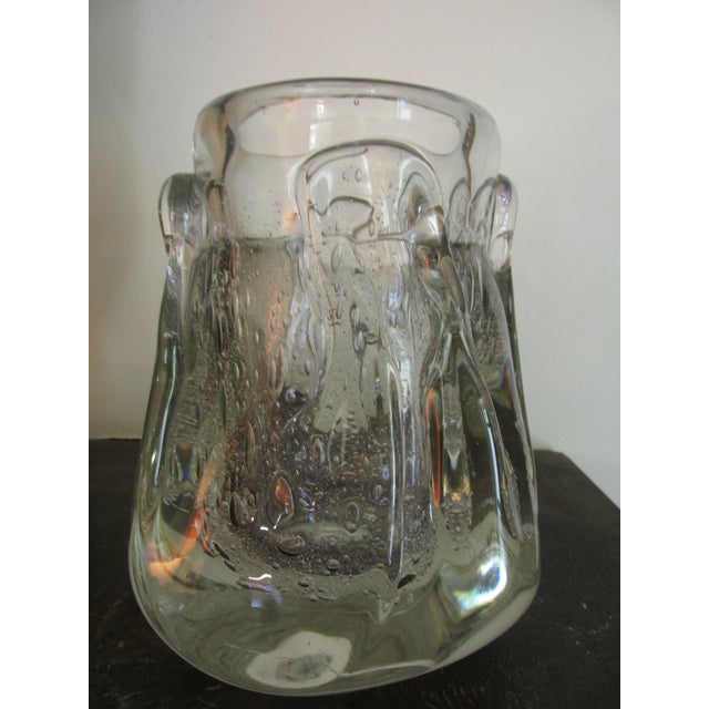 Transparent 1950s French Modernist Style Crystal Vase by Cristallerie Schneider For Sale - Image 8 of 9