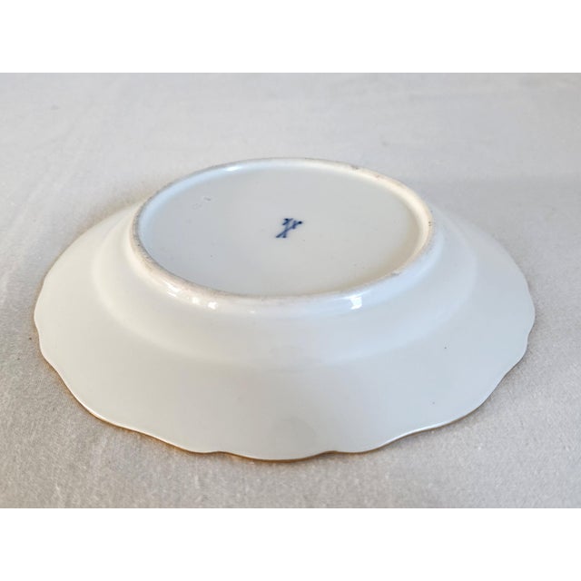 Kakiemon Plates with Japanese Motifs from Meissen Porcelain, 1890s, Set of 2 For Sale - Image 3 of 11