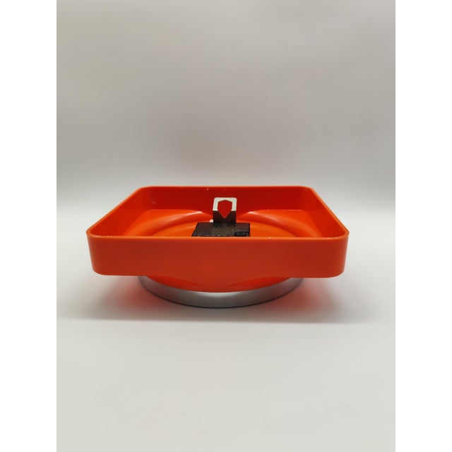 1970s Vintage Space Age Plastic Orange Quartz Wall Clock from Meister Anker, 1970s For Sale - Image 5 of 6