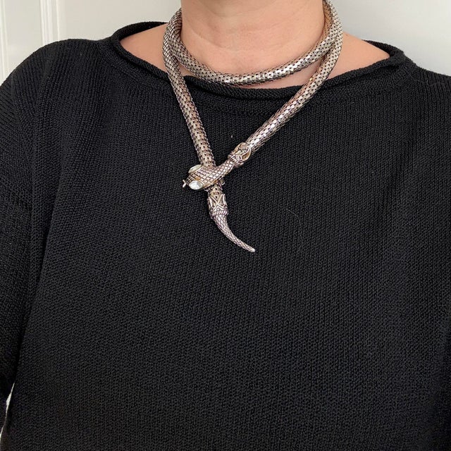 Industrial Vintage Sculptural Snake Mesh Necklace attributed to Dl Auld Co. / Whiting & Davis, 1970s For Sale - Image 3 of 16